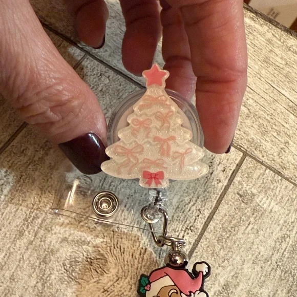 Pink Christmas Santa‎ Vintage Style Badge Reel Name Tag Holder Nurse - Picture 3 of 3